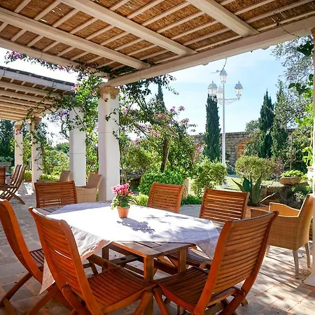 Highseas Villa Felline